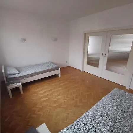 Linden - 15min To Fair Apartment *