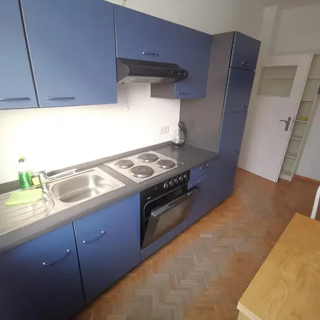 Linden - 15min To Fair Apartment